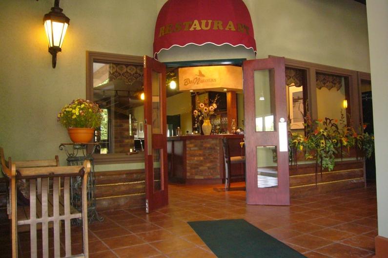 Best Northern Motel And Restaurant Уауа Екстериор снимка