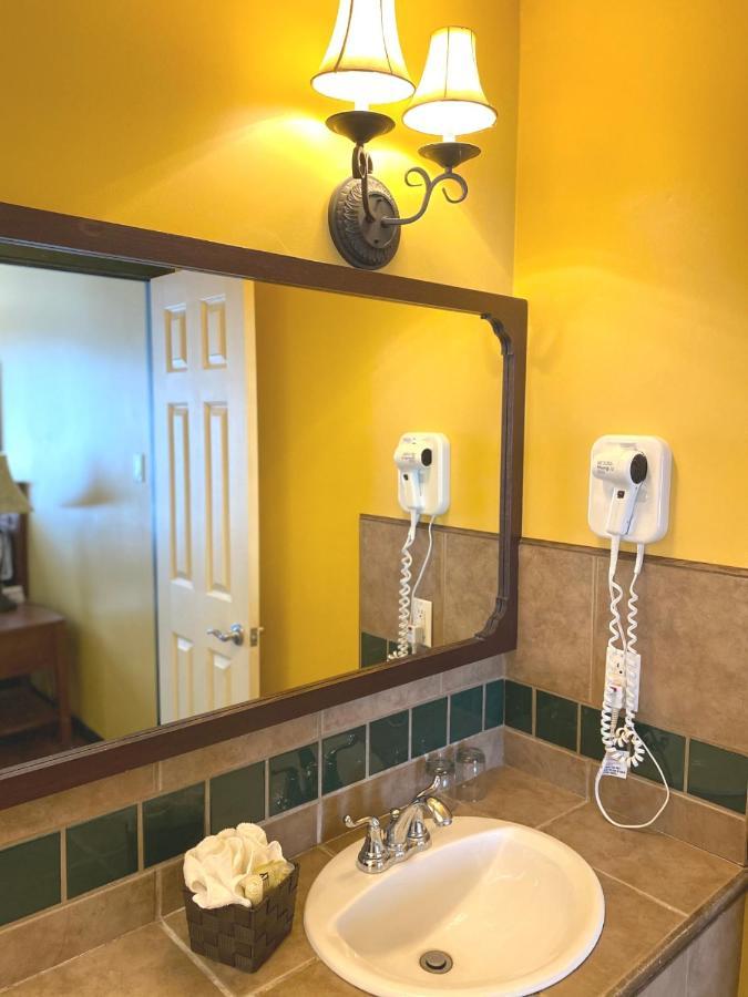 Best Northern Motel And Restaurant Уауа Екстериор снимка